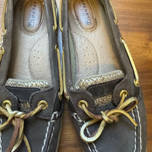 Sperrt Boat Shoes with Gold Accents.  Sized Women’s 5.5 - Picture 6 of 7